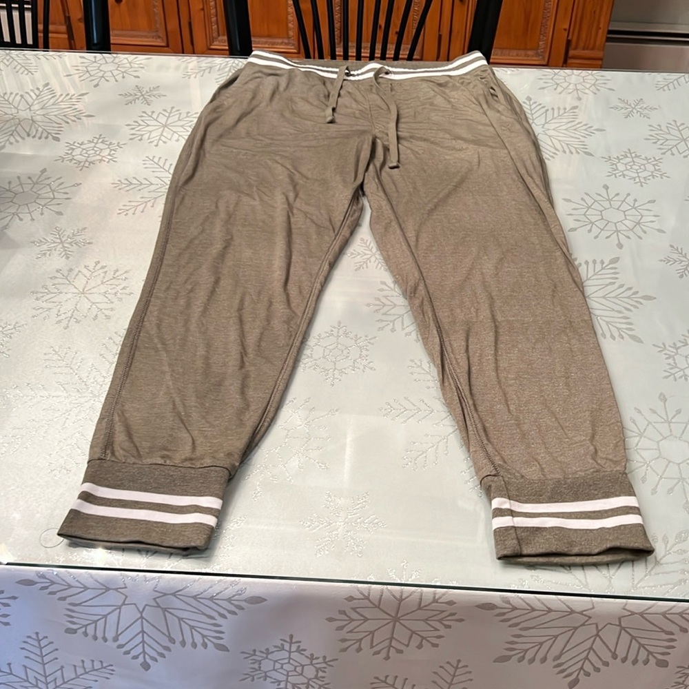 Mens American Eagle EUC Loungeware joggers size medium